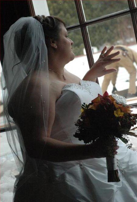 Wedding Picture Etiquette Does Not Apply Here - Image 2