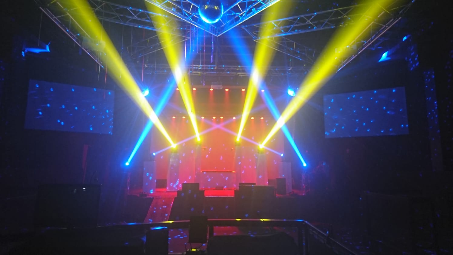 saskatoonyxedmxintelligentlightingboardconsolerentals