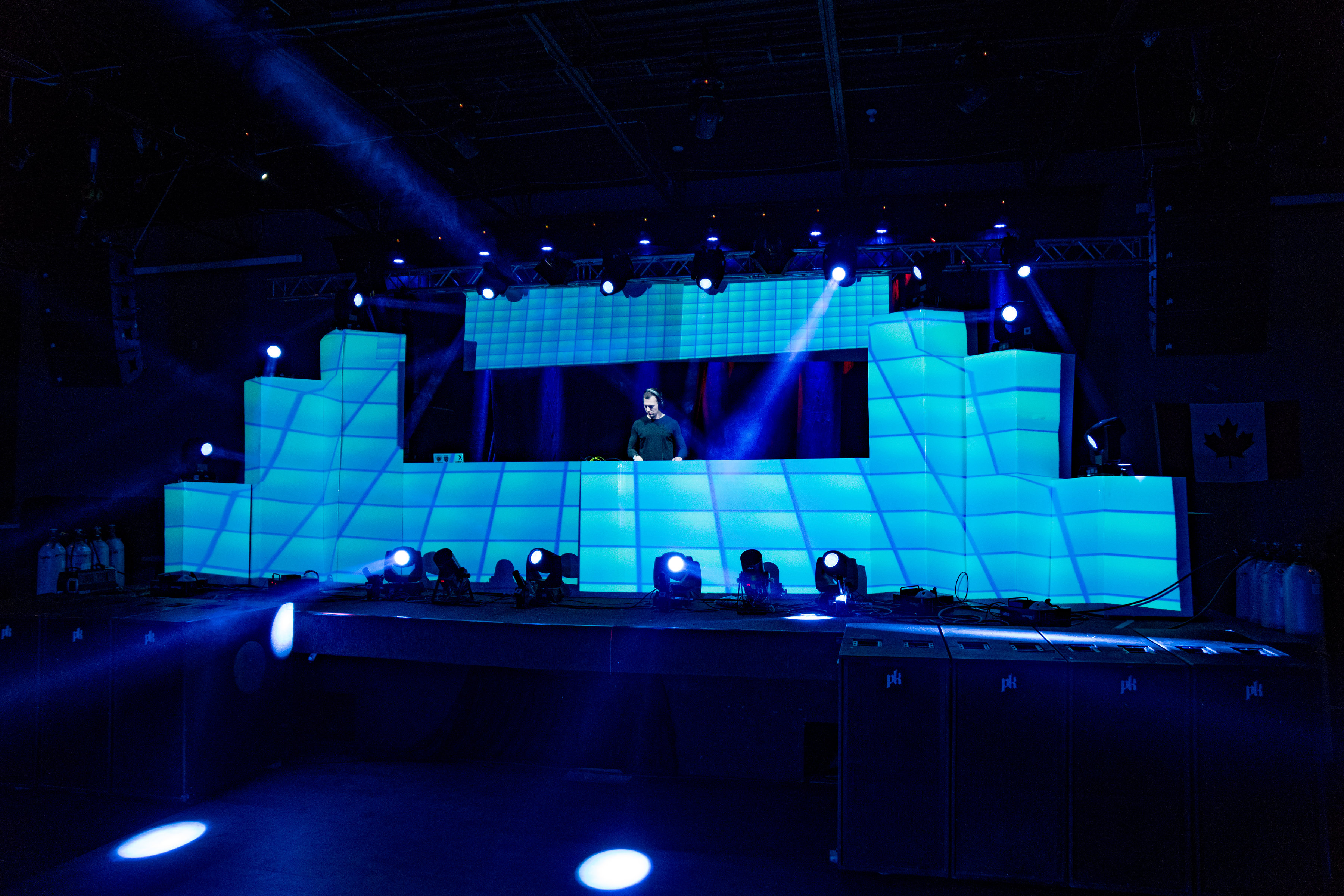 EDM  DJ Shows