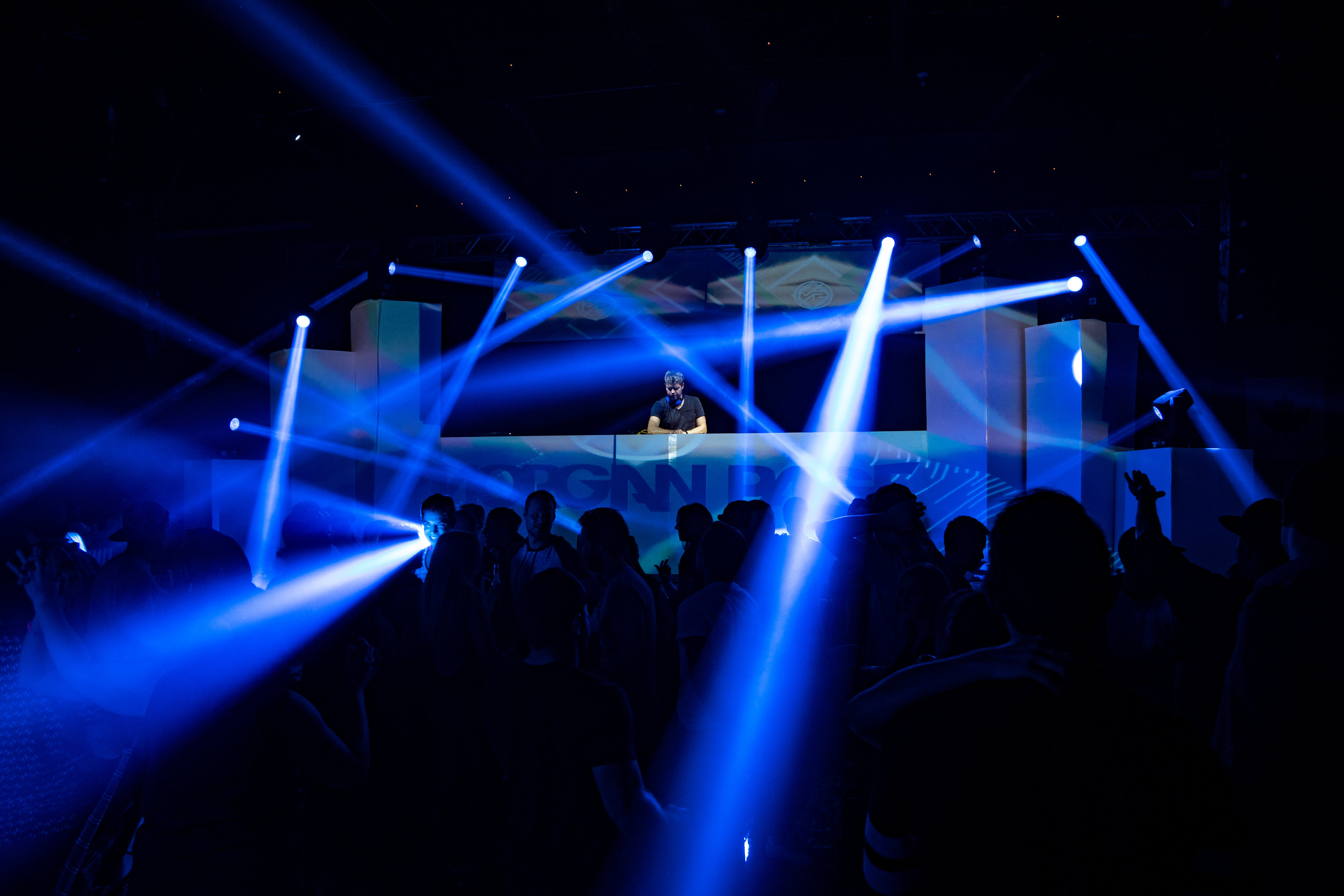 EDM  DJ Shows